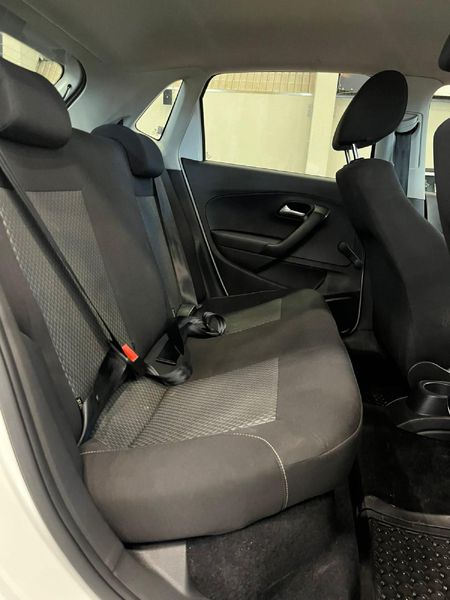 2023-Volkswagen-Polo-Vivo-16-Highline-5-dr_11