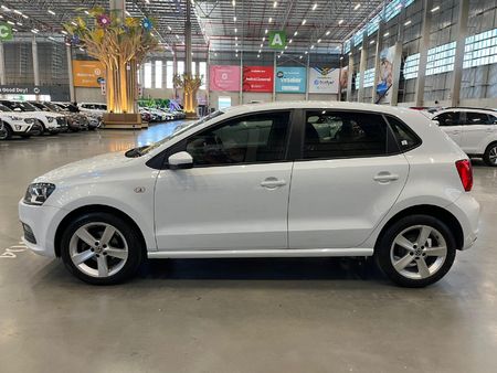 2023-Volkswagen-Polo-Vivo-16-Highline-5-dr_5