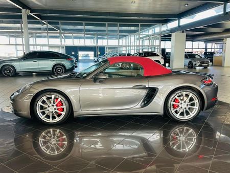2017-Porsche-Boxster-718-S-PDK_13