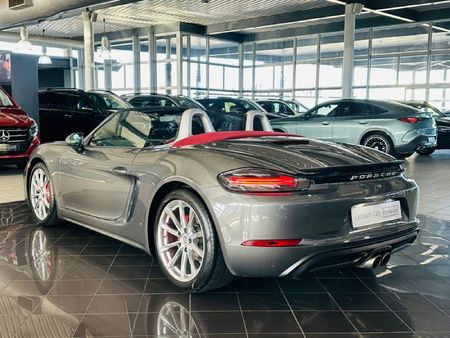 2017-Porsche-Boxster-718-S-PDK_8