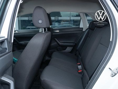 2026-Volkswagen-Polo-10-TSI_15