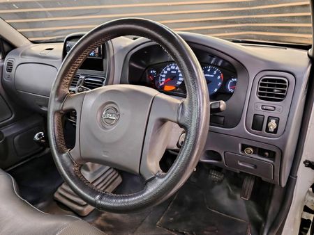 2017-Nissan-NP300-20i-LWB-Single-Cab_10