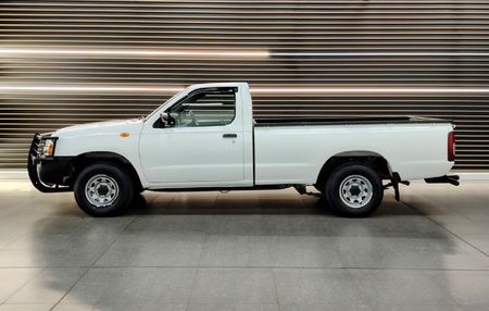 2017-Nissan-NP300-20i-LWB-Single-Cab_1