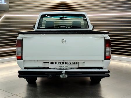 2017-Nissan-NP300-20i-LWB-Single-Cab_3