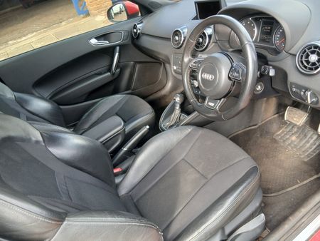 2014-Audi-A1-14-TFSI-3-dr-Ambition-S-Line-Auto-136kW_23