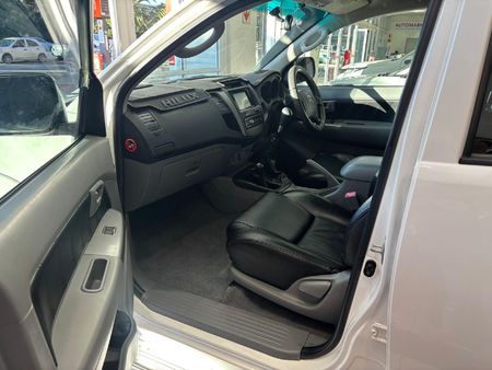 2010-Toyota-Hilux-30-D-4D-Raider-4x4-Double-Cab_4