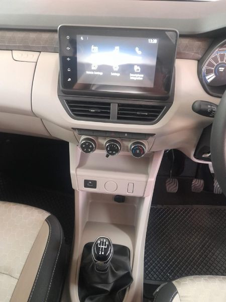2026-Renault-Triber-10-Techno_4