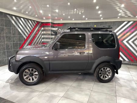 2017-Suzuki-Jimny-13_14