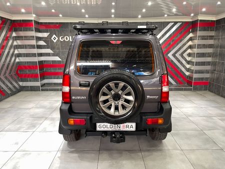 2017-Suzuki-Jimny-13_16