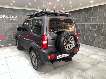2017-Suzuki-Jimny-13_18