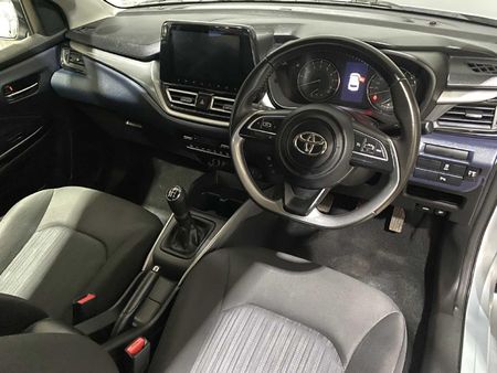 2025-Toyota-Starlet-15-XR_11