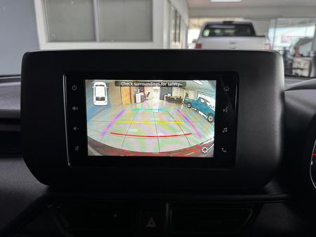 2025-Suzuki-Swift-12-GL-Auto_15