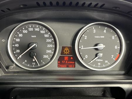 2007-BMW-5-Series-523i-Auto_2