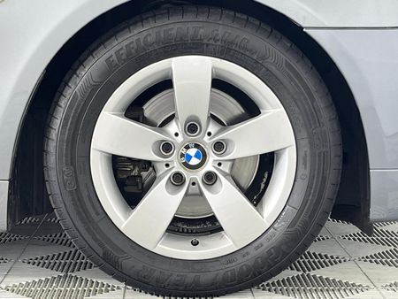 2007-BMW-5-Series-523i-Auto_5