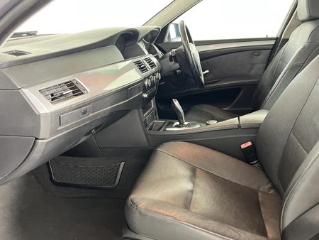 2007-BMW-5-Series-523i-Auto_8