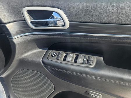 2022-Jeep-Grand-Cherokee-36-Limited_8