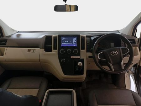 2024-Toyota-Quantum-28-GL-11-seat_10