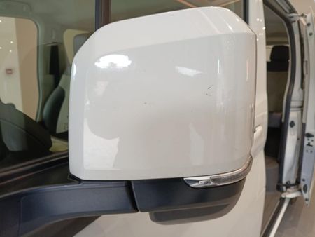 2024-Toyota-Quantum-28-GL-11-seat_18