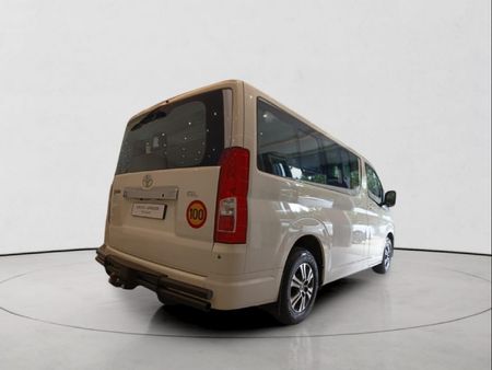 2024-Toyota-Quantum-28-GL-11-seat_3