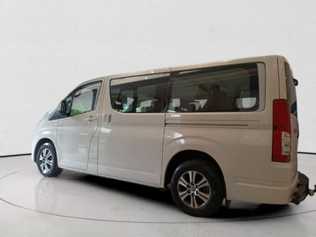2024-Toyota-Quantum-28-GL-11-seat_5