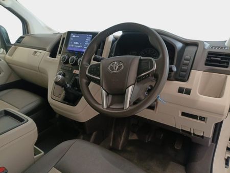 2024-Toyota-Quantum-28-GL-11-seat_7