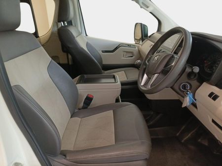 2024-Toyota-Quantum-28-GL-11-seat_8