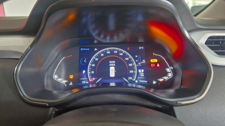 2026-Renault-Kiger-10T-Intens-Auto_11