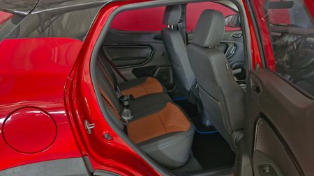 2026-Renault-Kiger-10T-Intens-Auto_22