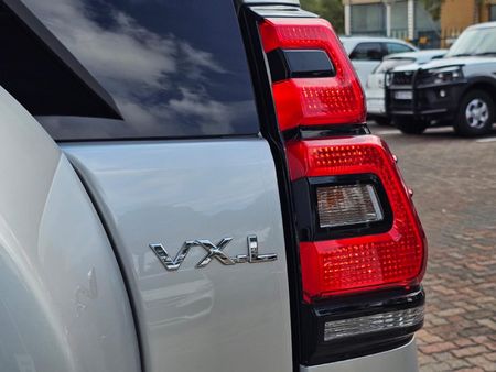 2024-Toyota-Land-Cruiser-Prado-28-GD-VX-L-Auto_9