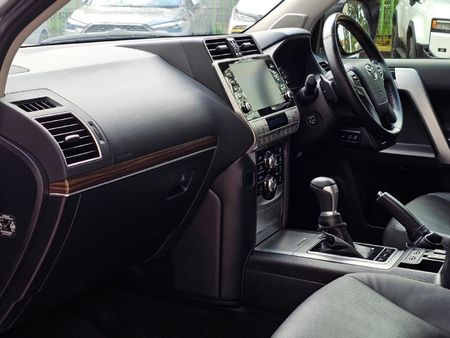 2024-Toyota-Land-Cruiser-Prado-28-GD-VX-L-Auto_11