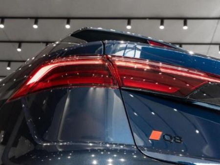 2025-Audi-Q8-45-TDI-quattro-Auto-Black-Edition_9