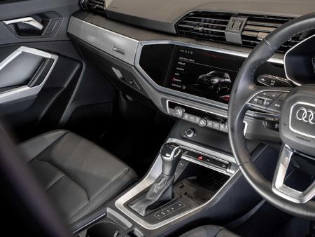 2025-Audi-Q3-35TFSI-Urban-Edition_10