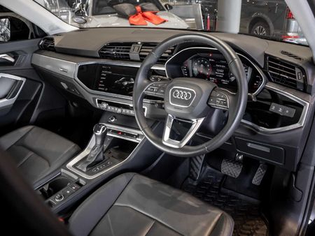 2025-Audi-Q3-35TFSI-Urban-Edition_11