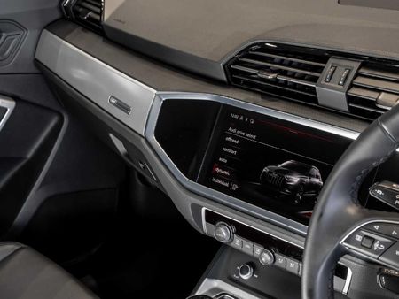 2025-Audi-Q3-35TFSI-Urban-Edition_5