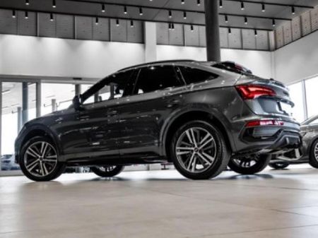 2024-Audi-Q5-Sportback-quattro-Black-Edition-40-TDI_11