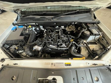 2019-Volkswagen-Amarok-20-BiTDI-Highline-132kW-Auto-Double-Cab_12