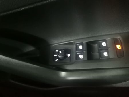 2024-Volkswagen-Polo-10-TSI_12