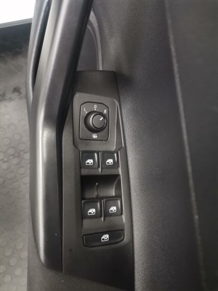 2024-Volkswagen-Polo-10-TSI_14