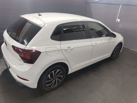 2024-Volkswagen-Polo-10-TSI_6