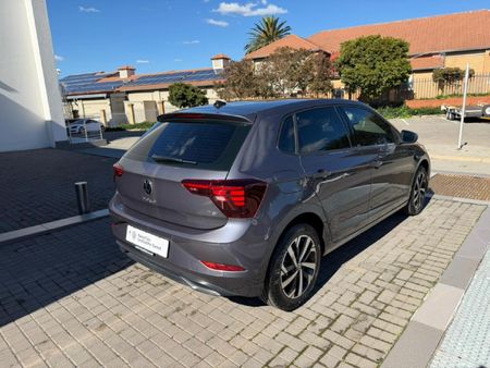 2026-Volkswagen-Polo-10-TSI-Life-Auto-DSG_10