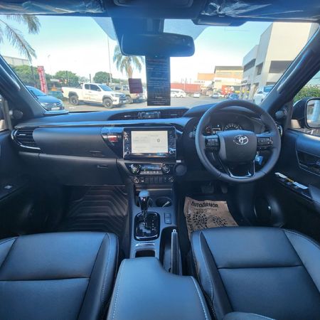 2026-Toyota-Hilux-28-GD-6-RB-Legend-55-Auto-Double-Cab_5
