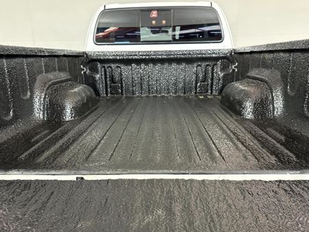 2025-Toyota-Hilux-28-GD-6-Raised-Body-Legend-Extended-Cab_9