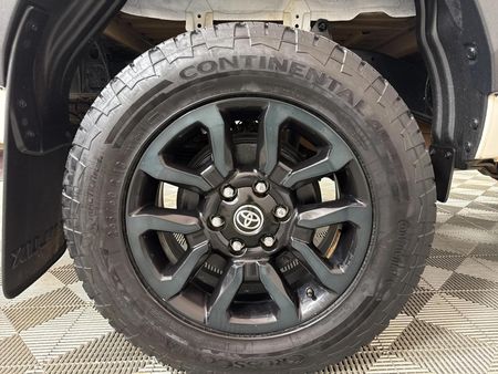 2025-Toyota-Hilux-28-GD-6-Raised-Body-Legend-Extended-Cab_3
