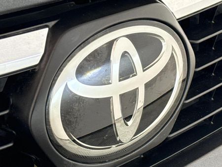 2025-Toyota-Hilux-28-GD-6-Raised-Body-Legend-Extended-Cab_8