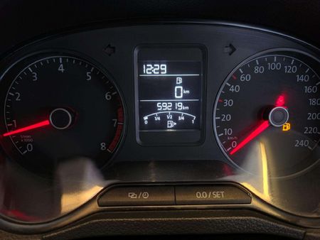 2023-Volkswagen-Polo-Vivo-16-Highline-5-dr_13