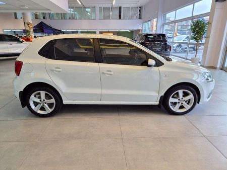 2023-Volkswagen-Polo-Vivo-16-Highline-5-dr_3