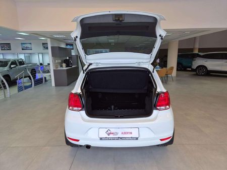 2023-Volkswagen-Polo-Vivo-16-Highline-5-dr_8