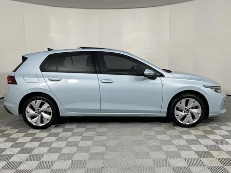 2025-Volkswagen-Golf-14-TSI-Life-Auto-110kw_15