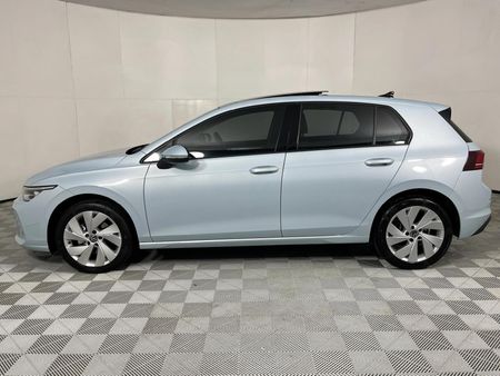 2025-Volkswagen-Golf-14-TSI-Life-Auto-110kw_17