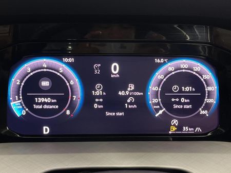 2025-Volkswagen-Golf-14-TSI-Life-Auto-110kw_2